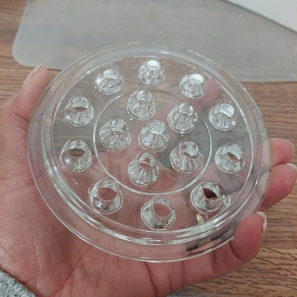 Vintage* 16-Hole Floral Glass Frog - Picture 3 of 5